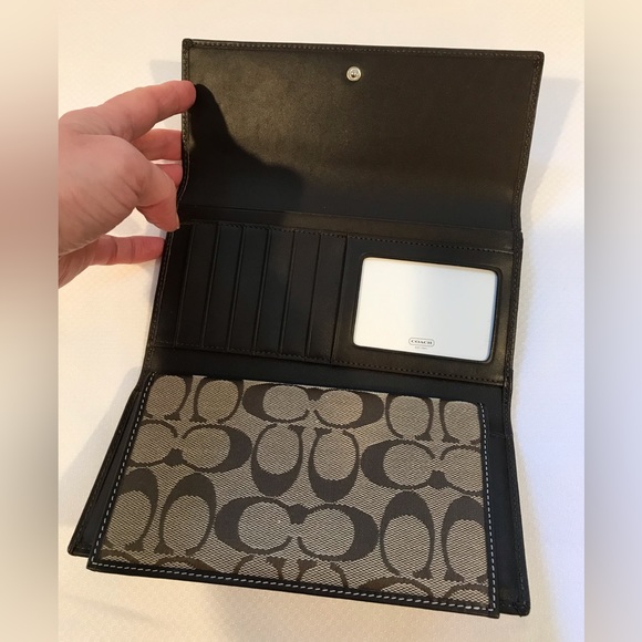 NWT Signature Coach Wallet Clutch 3H00027816 Color Khaki/Mahogany - Picture 4 of 9